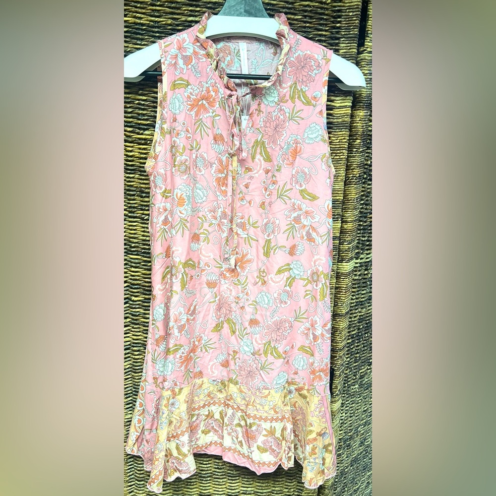 Beachsissi-‎ New with tags- Floral Sleeveless Dress, Pink, Small